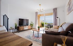 Modern Cozy And Peaceful Holiday Oasis